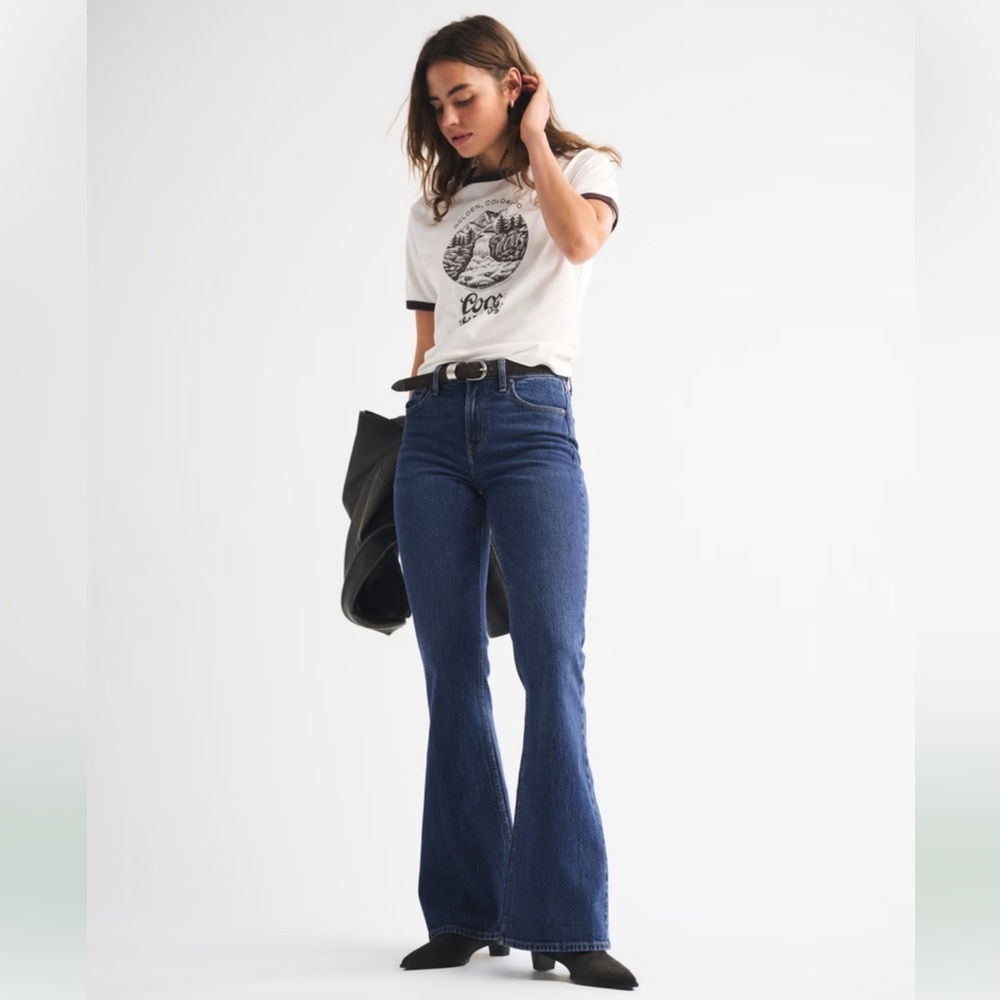 Abercrombie and Fitch Ultra High Rise Flare Leg Jeans Size 33 Short